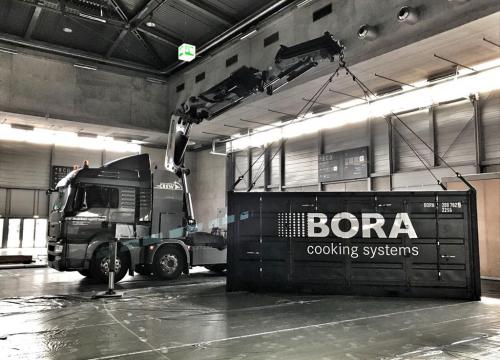 Bora Messe Container